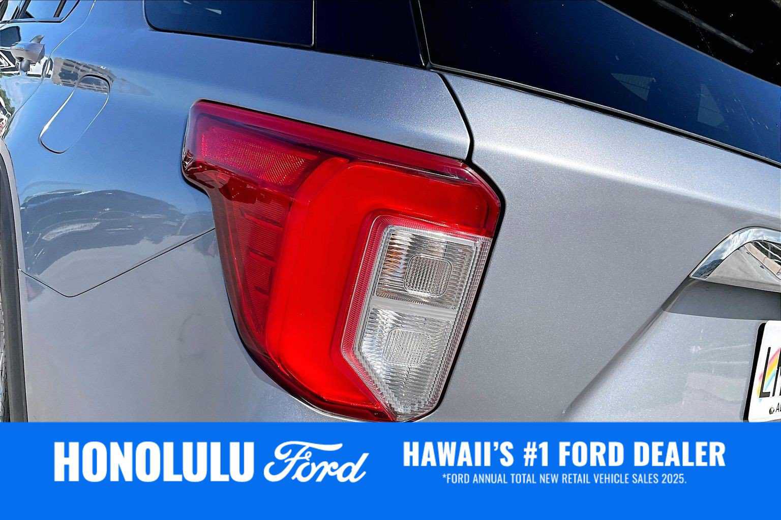 Used 2022 Ford Explorer Limited w/ Equipment Group 301A RWD image 32