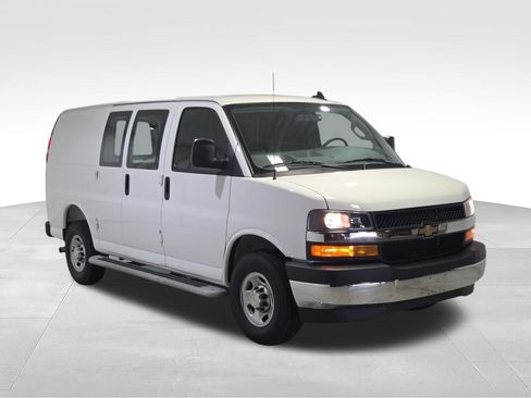 Used 2025 Chevrolet Express 2500 w/ Driver Convenience Package RWD image 14