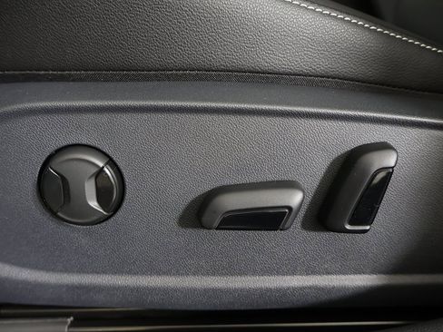 Used 2026 Volkswagen Jetta SE image 34