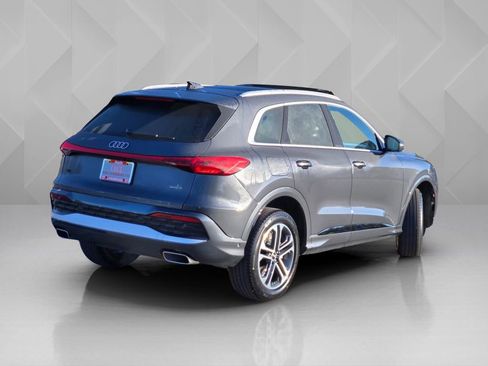 Used 2025 Audi Q5 Premium w/ Convenience Package image 5