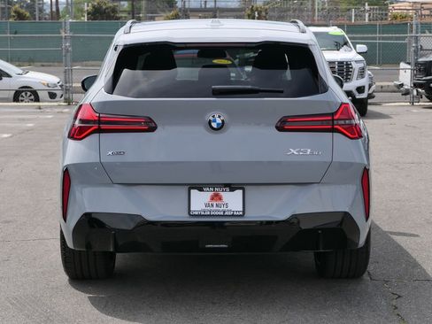 Used 2025 BMW X3 xDrive30i w/ Premium Package image 6