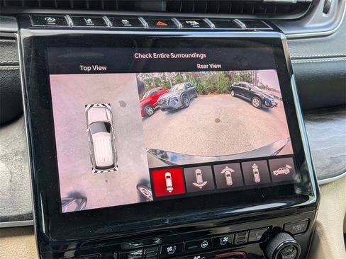 Used 2021 Jeep Grand Cherokee L Limited w/ Luxury Tech Group II image 21