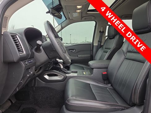 Used 2024 Nissan Frontier SL w/ Technology Package image 15