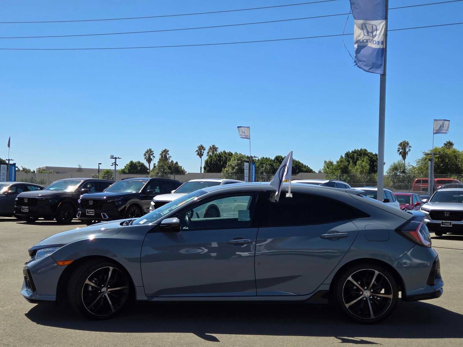 Used 2021 Honda Civic Sport Touring image 4