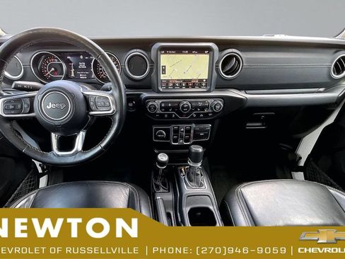 Used 2020 Jeep Gladiator Overland AWD/4WD image 16
