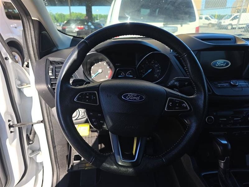 Used 2018 Ford Escape SE w/ SE Sport Appearance Package AWD/4WD image 16
