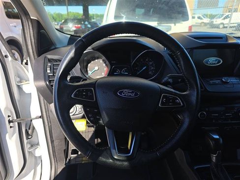 Used 2018 Ford Escape SE w/ SE Sport Appearance Package AWD/4WD image 16