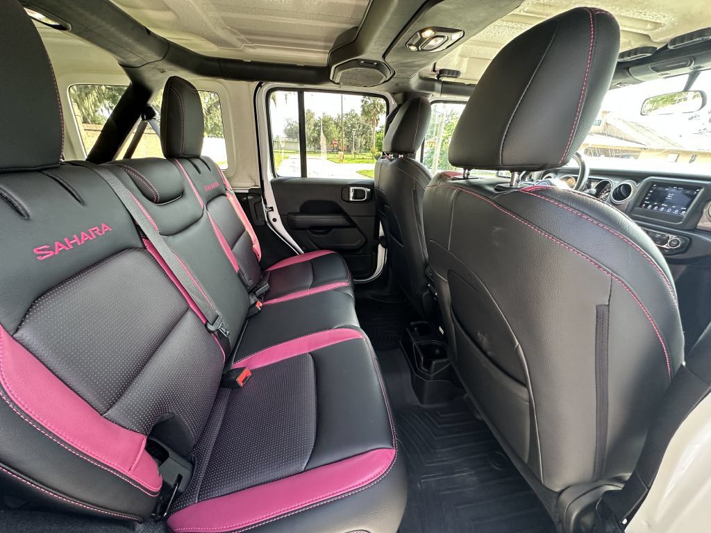Used 2020 Jeep Wrangler Unlimited Sahara AWD/4WD image 12