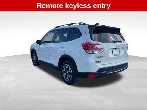 Used 2024 Subaru Forester Premium image 3