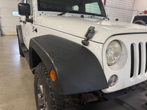 Used 2014 Jeep Wrangler Unlimited Sport AWD/4WD image 3