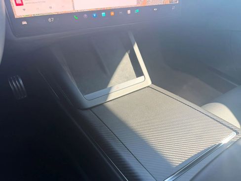 Used 2024 Tesla Model S image 24