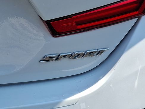 Used 2022 Honda Accord Sport image 32