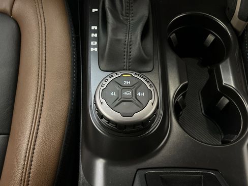 Used 2024 Ford Bronco Outer Banks image 31