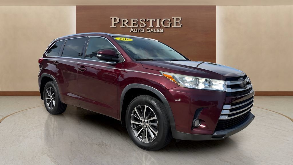 Used 2018 Toyota Highlander XLE AWD/4WD image 32