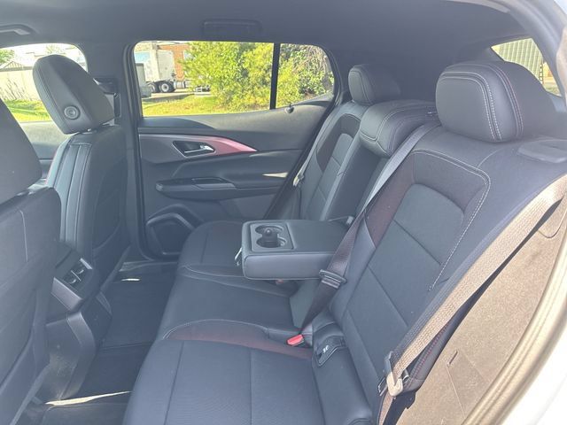 Certified 2024 Chevrolet Equinox EV RS FWD image 11