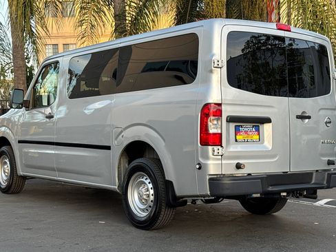 Used 2019 Nissan NV 3500 S image 5