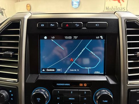 Used 2017 Ford F250 Lariat w/ Lariat Value Package AWD/4WD image 21