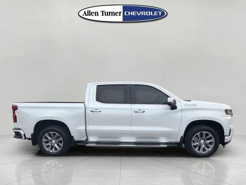 Used 2019 Chevrolet Silverado 1500 High Country w/ Technology Package AWD/4WD image 3