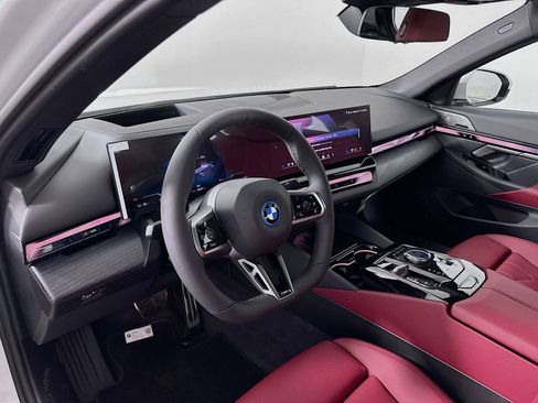 Used 2026 BMW i5 eDrive40 w/ M Sport Package image 9