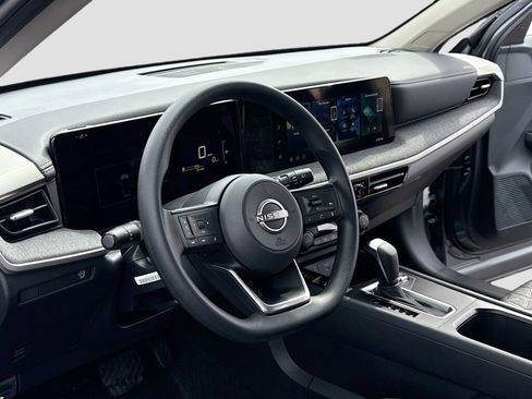 New 2026 Nissan Kicks SV image 4