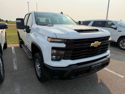 Used 2024 Chevrolet Silverado 2500 W/T w/ WT Convenience Package AWD/4WD image 3