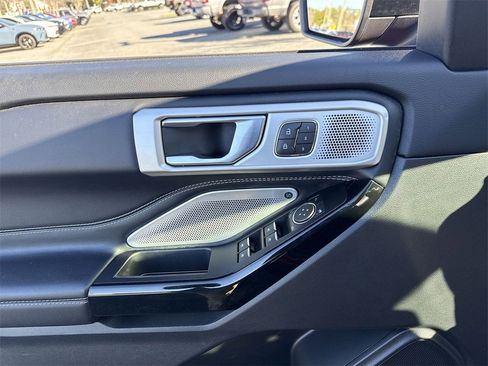 Used 2022 Ford Explorer ST w/ Equipment Group 401A image 11