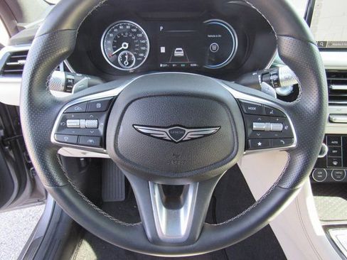 Used 2025 Genesis G70 2.5T image 20