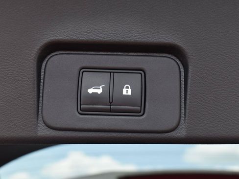 Used 2021 Nissan Rogue SV w/ Premium Package FWD image 52