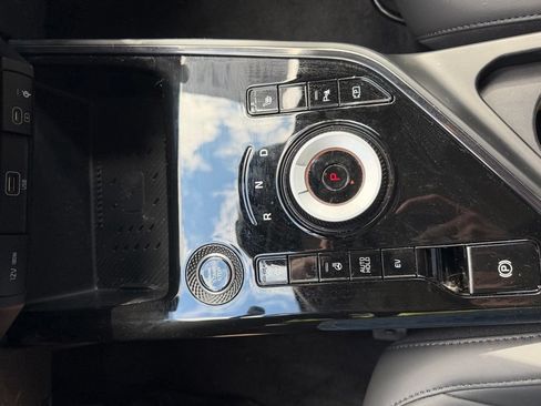 Certified 2025 Kia Niro EX w/ EX Cold Weather Package FWD image 14