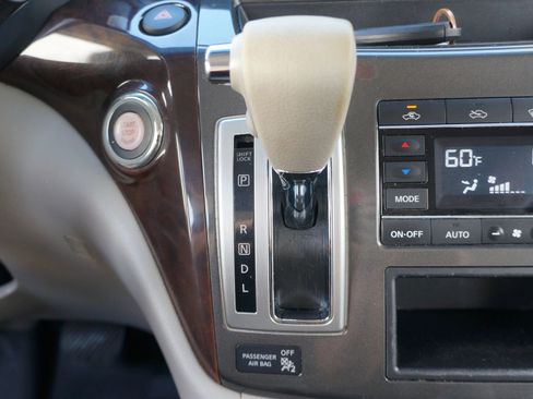 Used 2016 Nissan Quest SV image 39