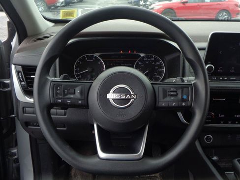 Used 2022 Nissan Rogue SV AWD/4WD image 9