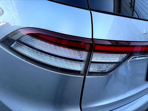 Used 2021 Lincoln Aviator Grand Touring w/ Equipment Group 302A image 27