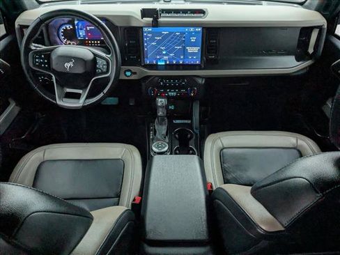 Used 2022 Ford Bronco Wildtrak image 28