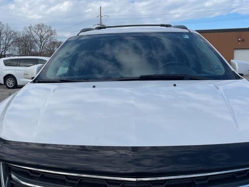 Used 2017 Chevrolet Traverse LT w/ Style and Technology Package image 35