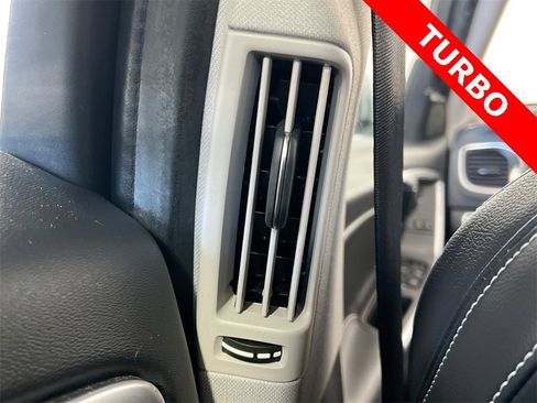 Used 2018 Volvo S60 T5 Dynamic w/ Vision Package image 25