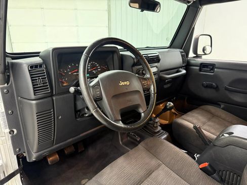 Used 2004 Jeep Wrangler 4WD w/ Dual Top Group image 12