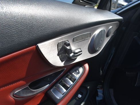 Used 2019 Mercedes-Benz C 300 4MATIC Cabriolet image 11