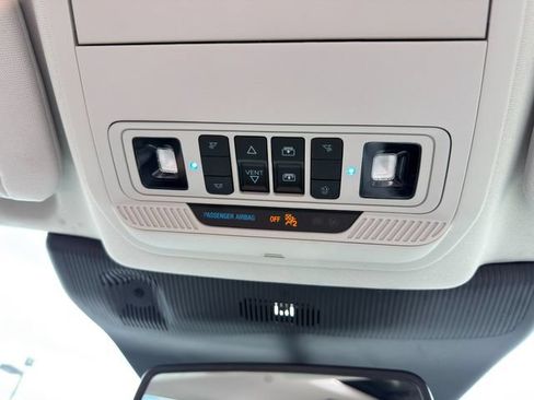 Used 2025 Ford Explorer Platinum w/ Ultimate Package AWD/4WD image 43