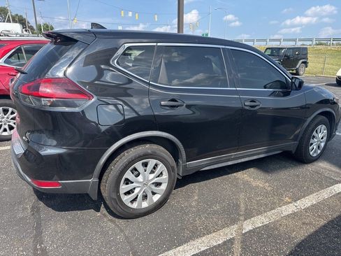 Used 2018 Nissan Rogue S image 4