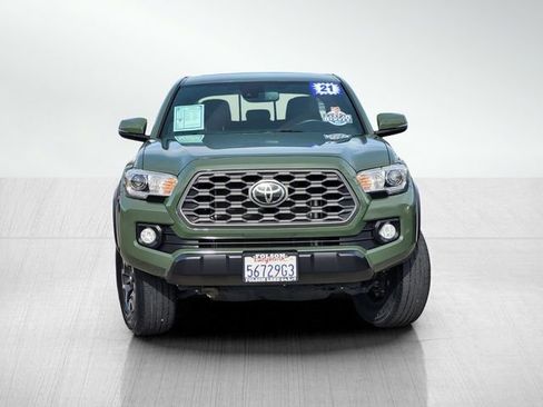 Used 2021 Toyota Tacoma TRD Off-Road w/ TRD Premium Off Road Package image 2