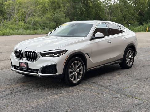 Used 2023 BMW X6 xDrive40i w/ Premium Package AWD/4WD image 3