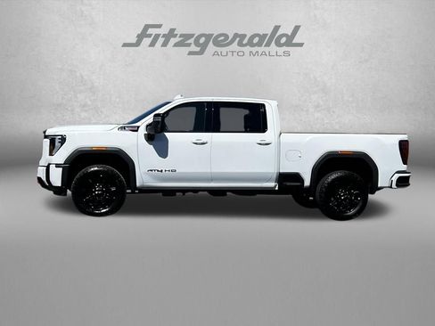 Used 2025 GMC Sierra 2500 AT4 AWD/4WD image 4