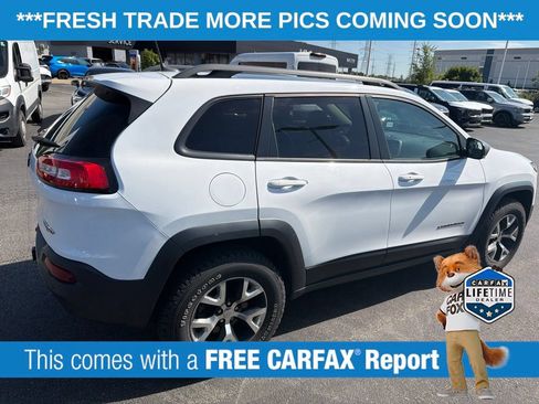 Used 2016 Jeep Cherokee Trailhawk w/ Comfort/Convenience Group AWD/4WD image 4