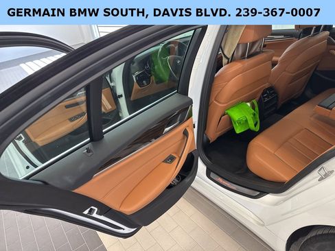 Used 2019 BMW 530i w/ Convenience Package image 19