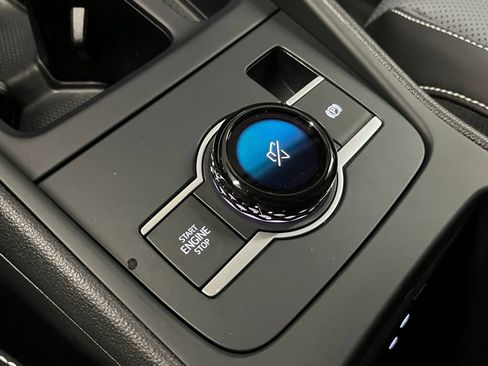 New 2025 Volkswagen Tiguan SE image 13