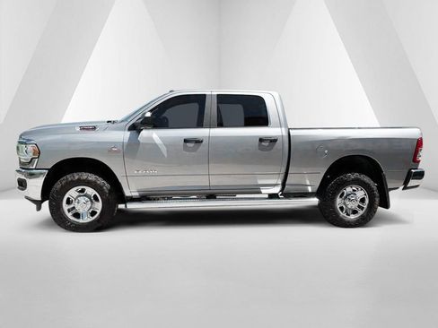 Used 2022 RAM 2500 Big Horn AWD/4WD image 4
