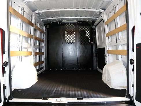 Used 2025 RAM ProMaster 2500 w/ U-Haul Equipment Group FWD image 22