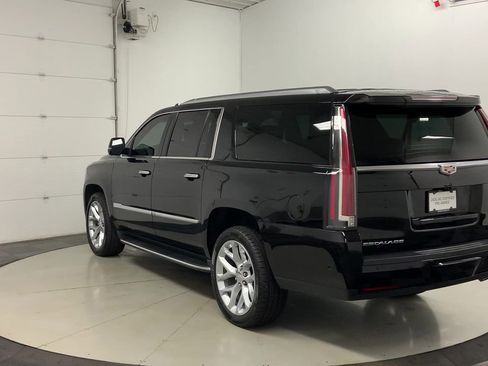 Used 2019 Cadillac Escalade ESV Premium Luxury image 6