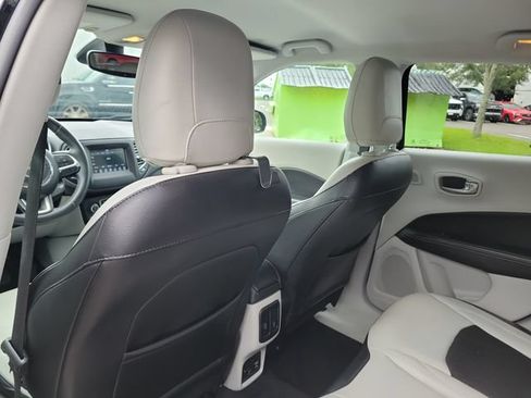 Used 2018 Jeep Compass Latitude w/ Popular Equipment Group FWD image 16