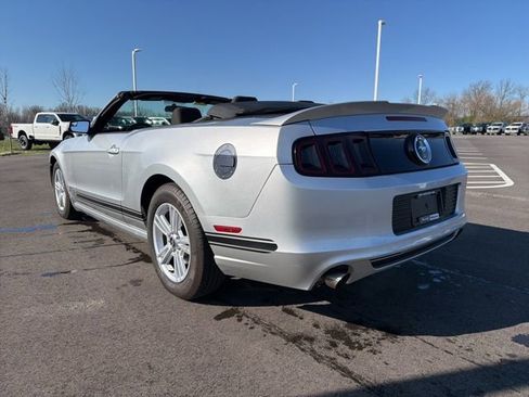 Used 2014 Ford Mustang Convertible image 12